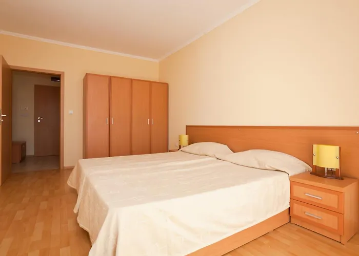 Apartment In Plaza *
