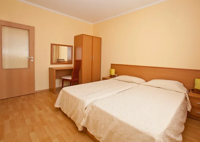 Apartment In Plaza *